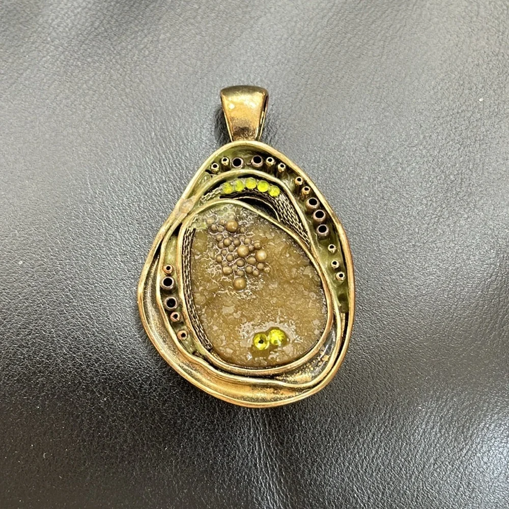 PENDANT Large Bronze Tone Metal Abstract Moss Green Lagenlook Statement Piece - Picture 4 of 12